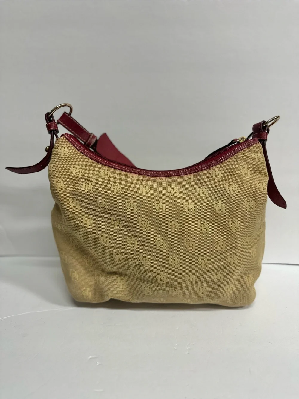Dooney & Bourke classic dooney
